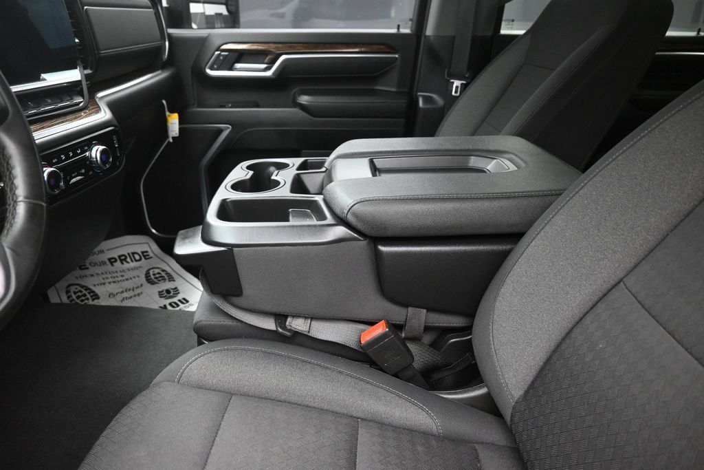 Used 2025 GMC Sierra 3500 SLE AWD/4WD image 10