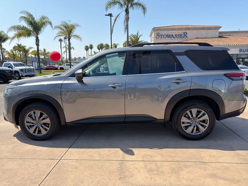 Used 2025 Nissan Pathfinder SV FWD image 7