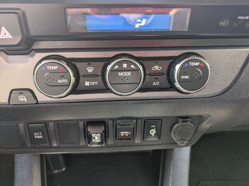 Used 2021 Toyota Tacoma TRD Off-Road RWD image 20