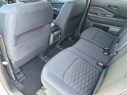 Certified 2024 Nissan Pathfinder SV image 15