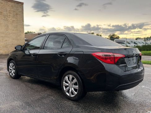 Used 2019 Toyota Corolla LE FWD image 5