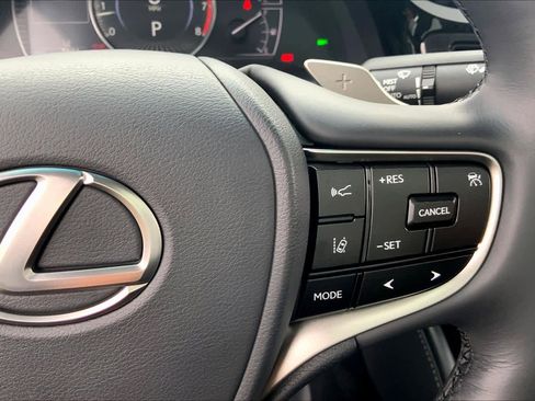 Certified 2025 Lexus ES 350 w/ Premium Package image 25