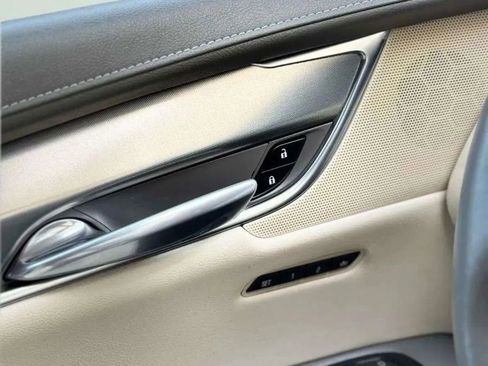 Used 2017 Cadillac XT5 Premium Luxury image 29