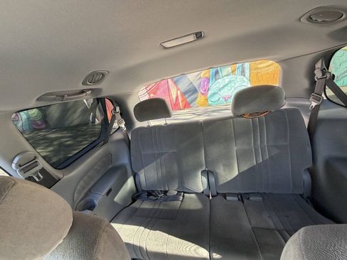 Used 2002 Toyota Sienna XLE FWD image 10