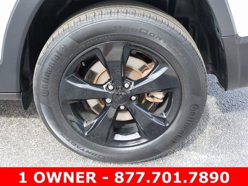 Used 2021 Jeep Cherokee Latitude Plus image 8