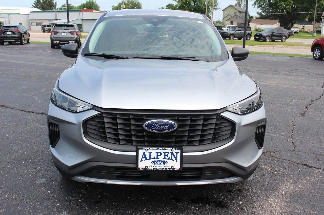 Used 2023 Ford Escape AWD image 5
