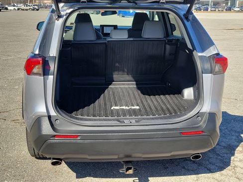 Used 2022 Toyota RAV4 XLE Premium image 17