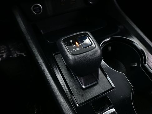 Used 2021 Nissan Rogue SV image 22