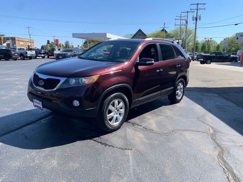 Used 2013 Kia Sorento LX w/ Convenience Pkg FWD image 3
