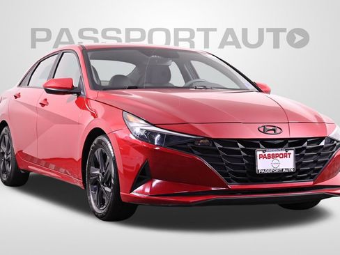 Used 2023 Hyundai Elantra SEL w/ Cargo Package FWD image 4