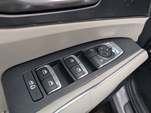 Used 2024 Kia Sorento S AWD/4WD image 15