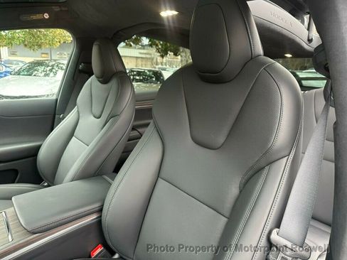 Used 2024 Tesla Model X AWD image 17