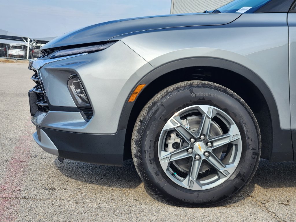 New 2026 Chevrolet Blazer LT w/ LPO, Floor Liner Package FWD image 5