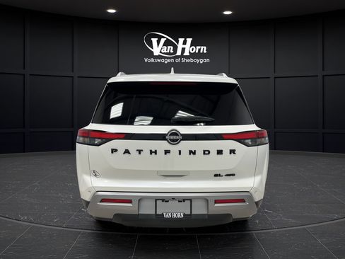 Used 2023 Nissan Pathfinder SL AWD/4WD image 6