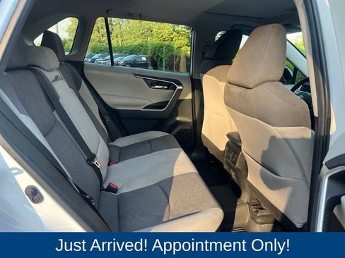 Used 2021 Toyota RAV4 XLE w/ Convenience Package AWD/4WD image 13