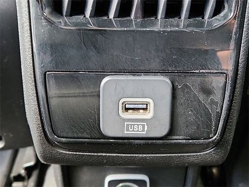 Used 2023 Jeep Compass Limited image 10