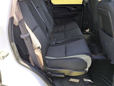 Used 2014 GMC Yukon SLE image 32