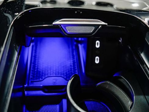 Used 2025 Mercedes-Benz GLC 300 image 22