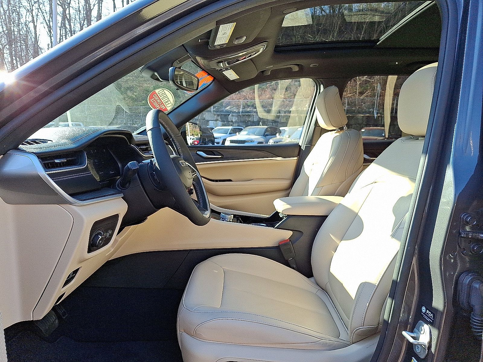 Certified 2023 Jeep Grand Cherokee Limited AWD/4WD image 14