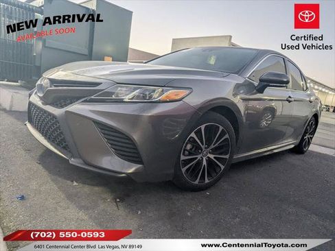 Certified 2019 Toyota Camry SE image 1