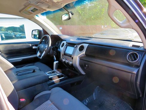 Used 2016 Toyota Tundra SR5 w/ SR5 Upgrade Package AWD/4WD image 14
