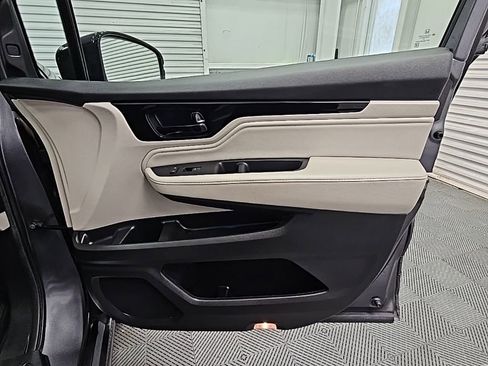 Used 2025 Honda Odyssey Elite image 43