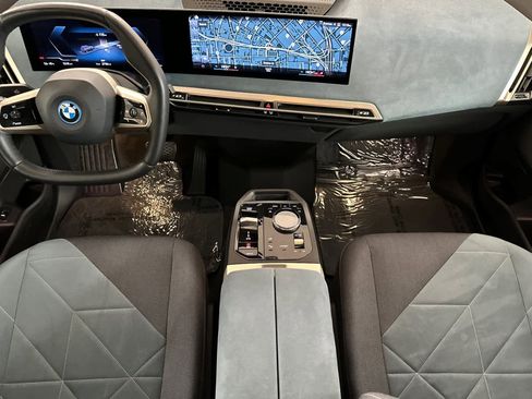 Used 2023 BMW iX xDrive50 w/ Sport Package image 3