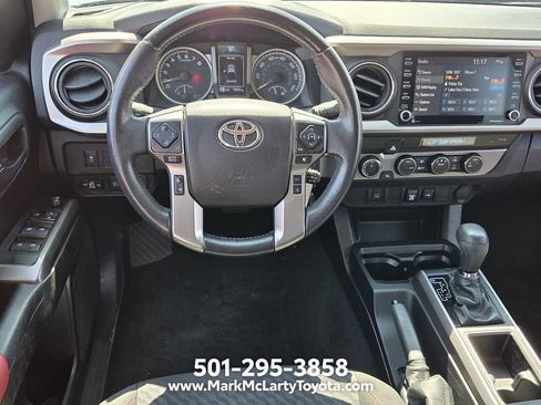 Used 2022 Toyota Tacoma SR5 AWD/4WD image 11