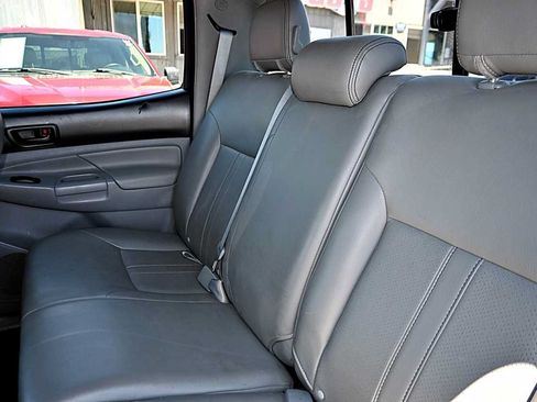 Used 2014 Toyota Tacoma PreRunner w/ SR5 Package RWD image 10