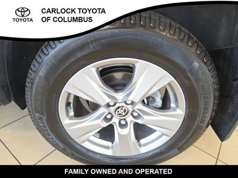 Used 2022 Toyota RAV4 XLE w/ Convenience Package image 10