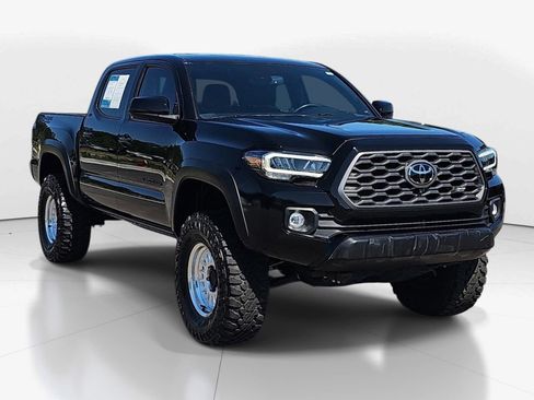 Used 2023 Toyota Tacoma TRD Off-Road w/ TRD Premium Off Road Package AWD/4WD image 2