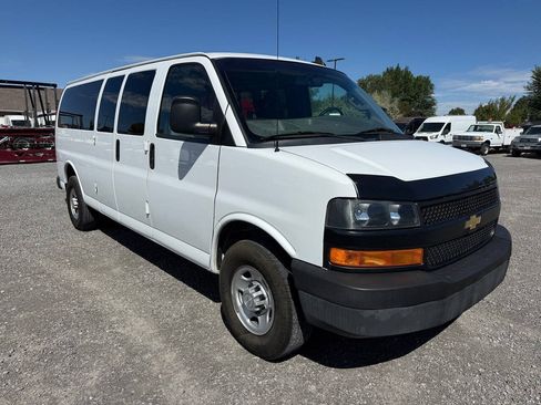 Used 2020 Chevrolet Express 3500 LS RWD image 1
