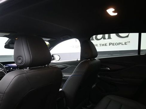 Used 2024 Buick Envista Sport Touring w/ Convenience I Package FWD image 24