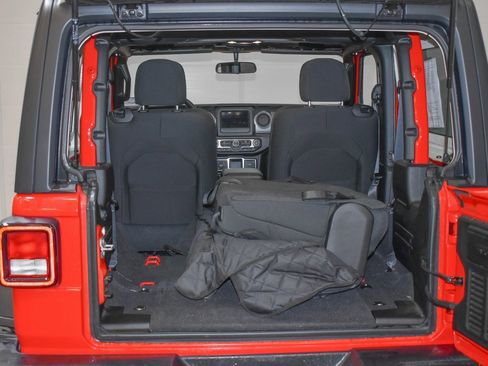 Used 2022 Jeep Wrangler Willys image 18