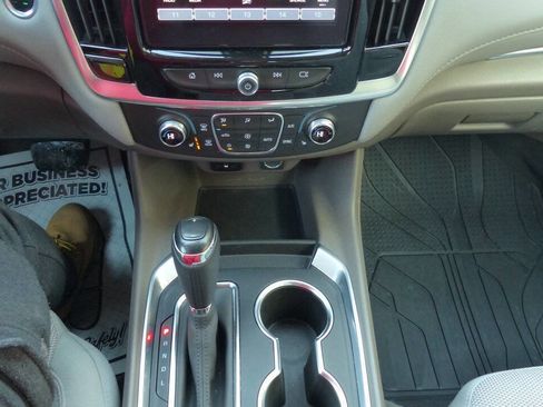 Used 2019 Chevrolet Traverse LT w/ LPO, Floor Liner Package image 34