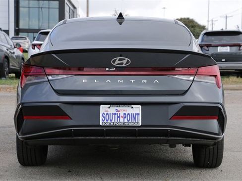 New 2026 Hyundai Elantra SEL Sport image 6