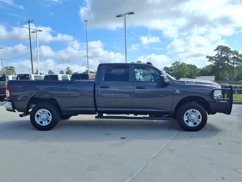 Used 2024 RAM 2500 Tradesman w/ Chrome Appearance Group AWD/4WD image 5