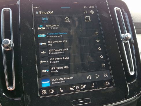 Certified 2025 Volvo XC40 B5 Core image 18