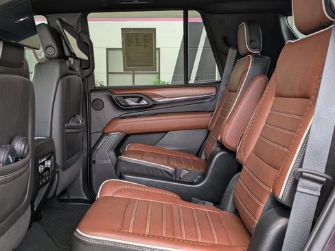 Used 2023 GMC Yukon Denali Ultimate AWD/4WD image 24