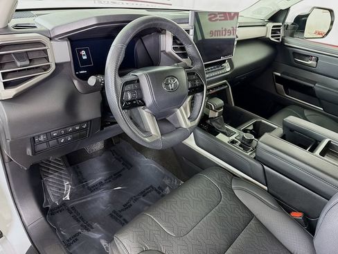 Used 2024 Toyota Tundra Limited AWD/4WD image 18