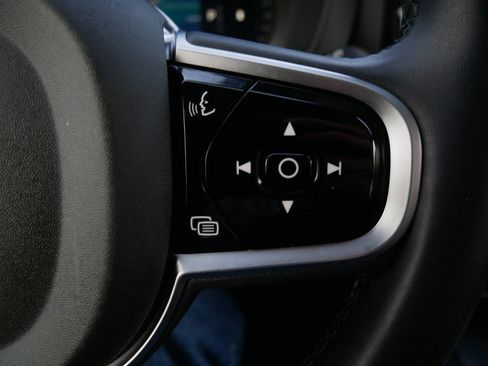 Certified 2025 Volvo XC60 B5 Plus image 25