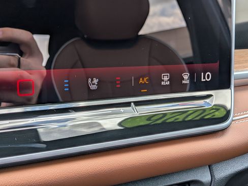 Used 2026 Volkswagen Tiguan SEL R-Line image 32