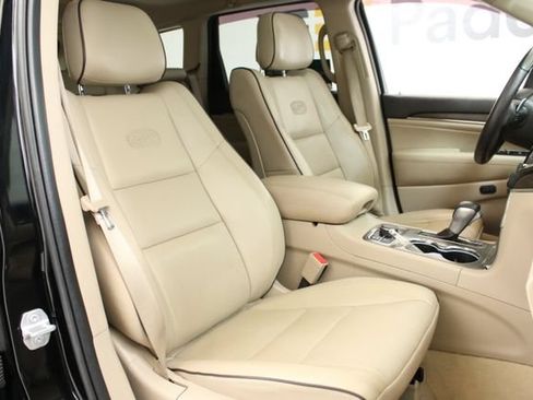 Used 2021 Jeep Grand Cherokee Overland AWD/4WD image 30