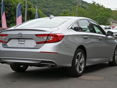 Used 2018 Honda Accord EX image 5