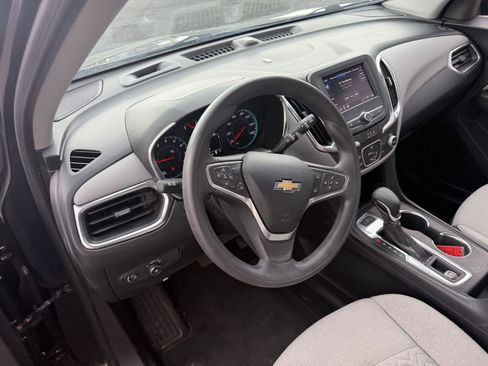 Used 2022 Chevrolet Equinox LS AWD/4WD image 12