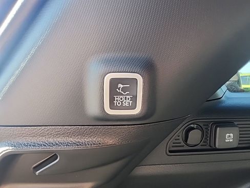 New 2025 Jeep Grand Cherokee Altitude image 21