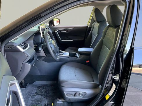 Used 2023 Toyota RAV4 AWD Hybrid image 21