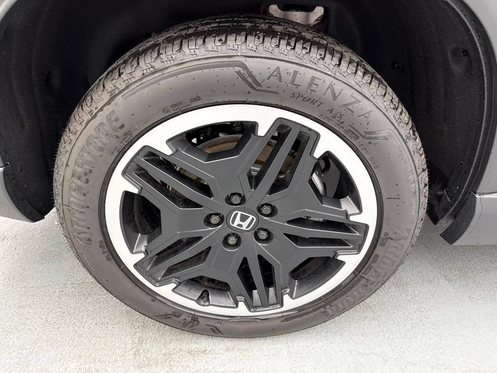 New 2026 Honda Pilot Touring image 13