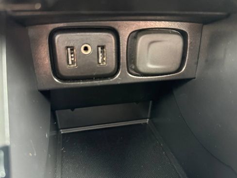 Used 2021 Buick Encore Preferred AWD/4WD image 27