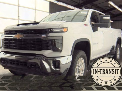 Used 2025 Chevrolet Silverado 2500 LT image 1